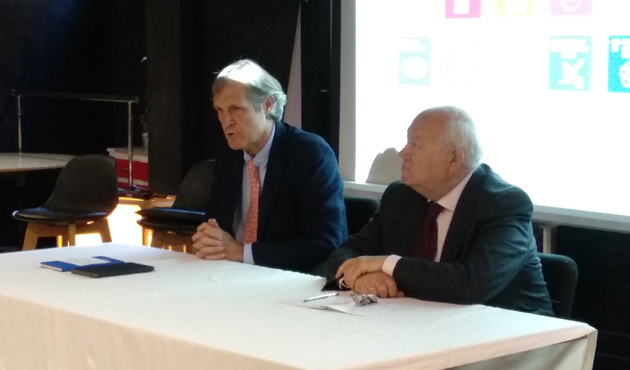 Ignacio Pi, responsable global de Mediapost, y Miguel Ángel Moratinos, presidente de REDS, en el II Desayuno ODS oki
