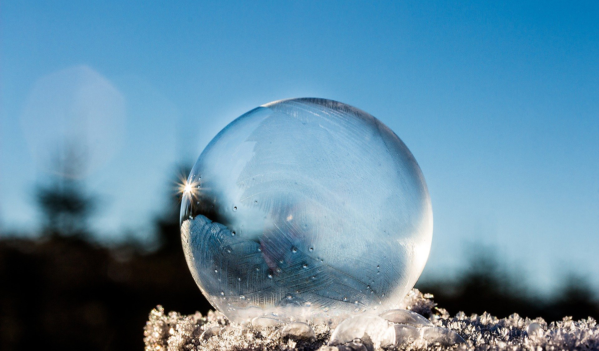 frozen-bubble-1943224_1920.jpg