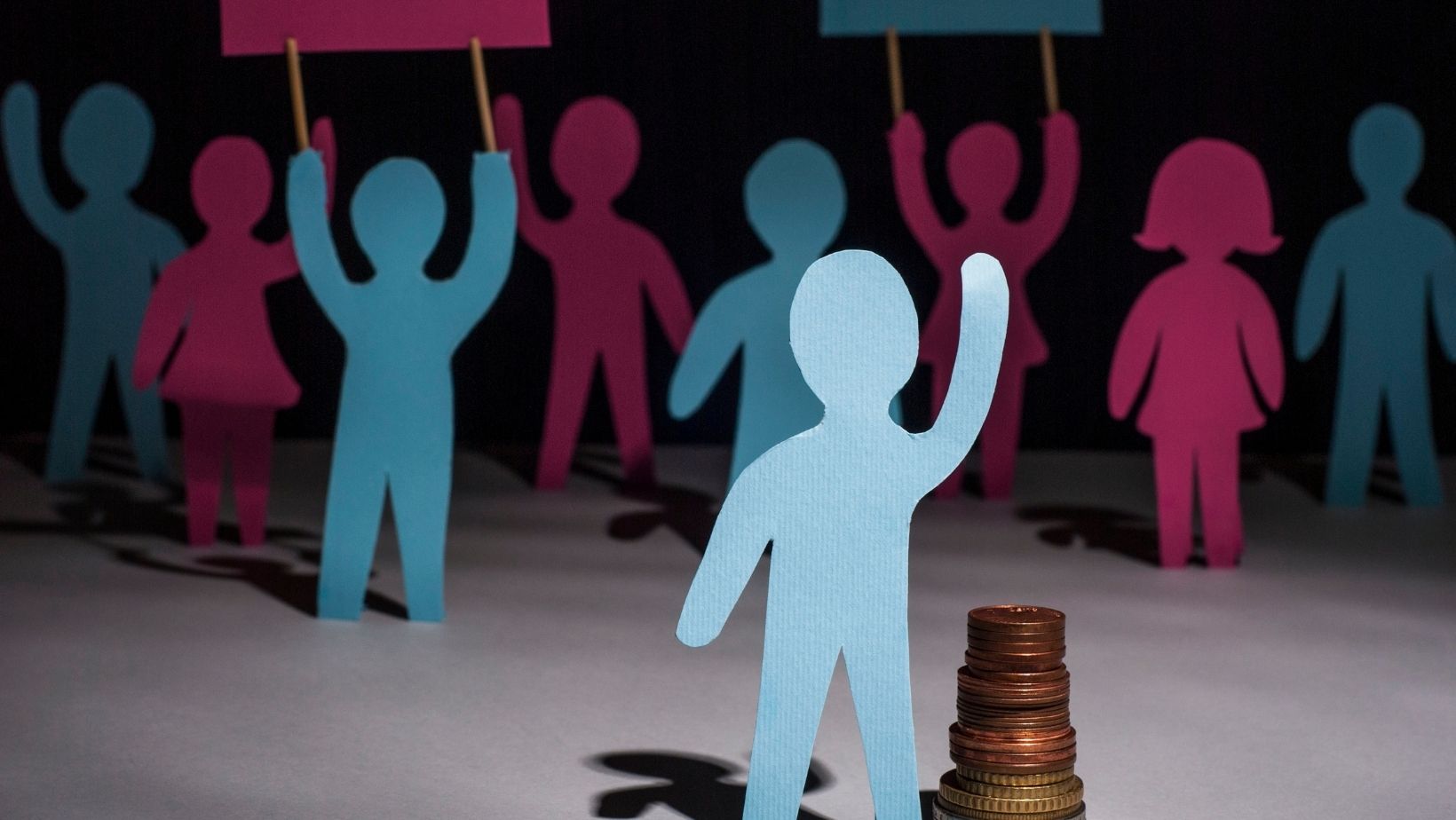 La crisis de la hostelería empuja a los trabajadores a preferir una subida salarial antes incluso de que se les retribuyan las horas extra